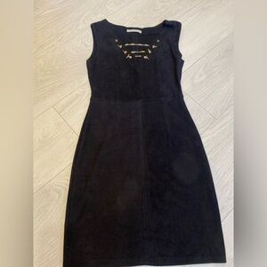 Black short party dress with gold chains design in the front size S smal…​
